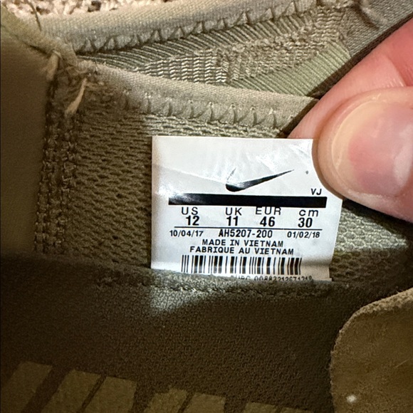 Nike Men's Olive Green Sneakers - Picture 4 of 5